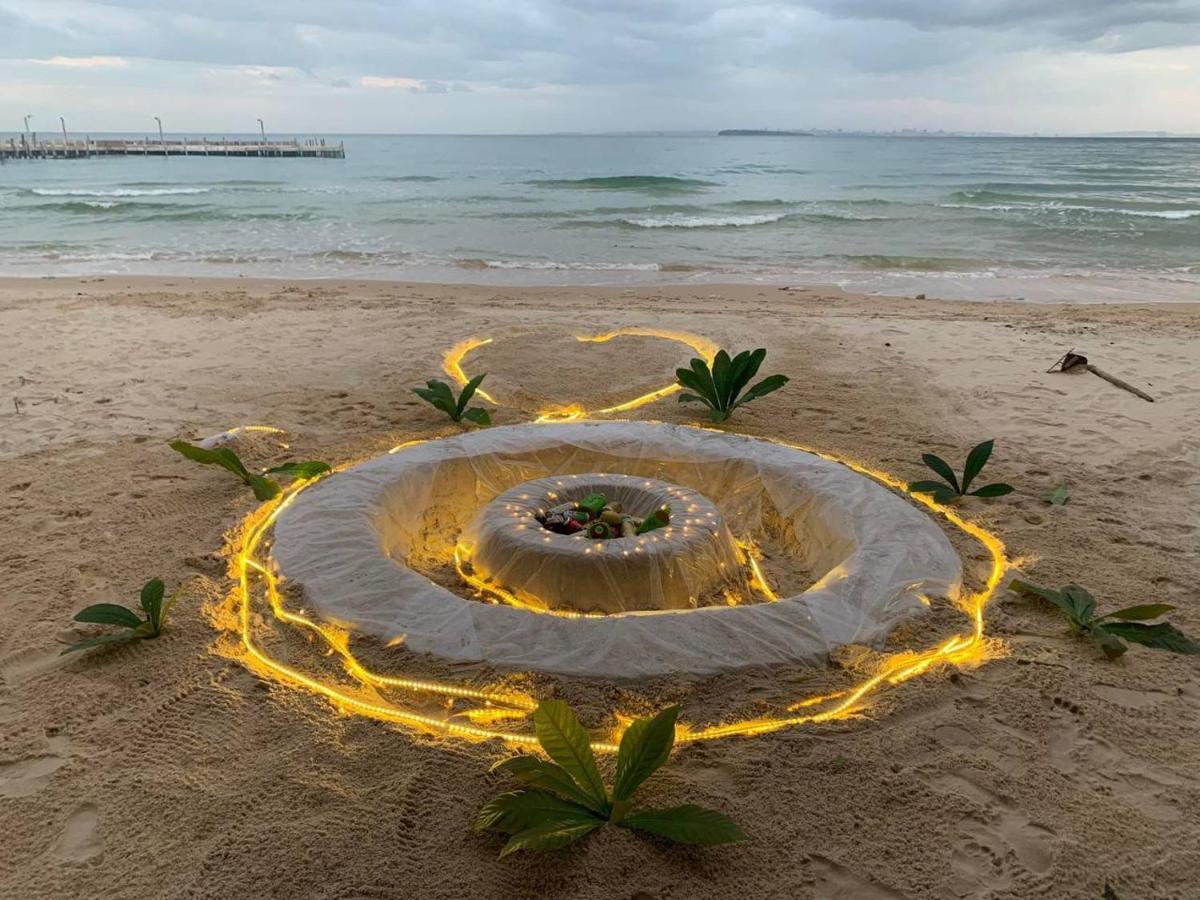 沙滩简易别墅度假村 高龙撒冷岛 外观 照片